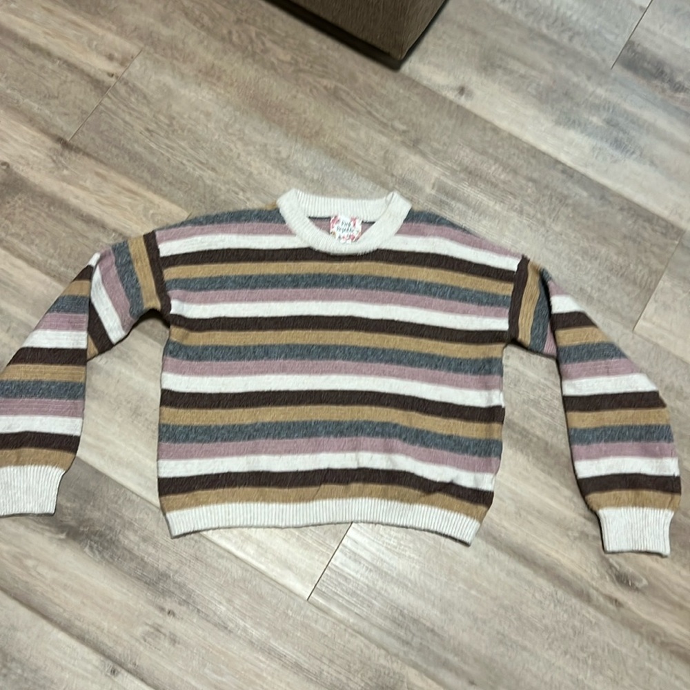 Womennsn/Mrs size small crop sweater